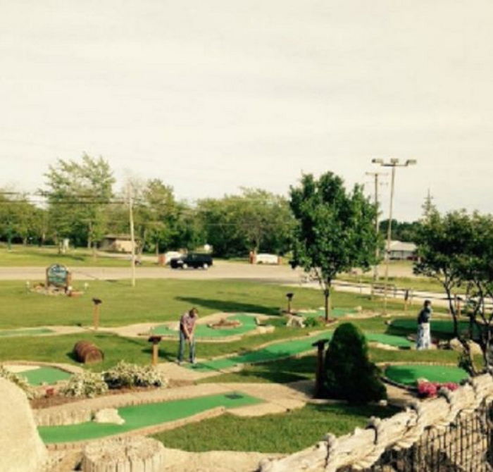 Puttin 4 Paws - From Web Listing (newer photo)